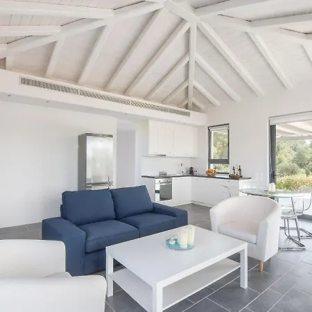 Holiday Home In Porto Heli For 6 Guests بيت للعطل