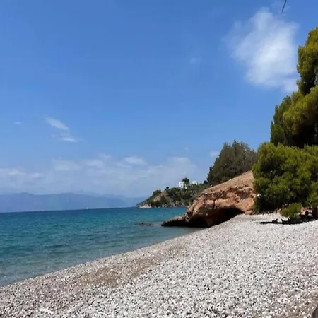 Holiday Home In Porto Heli For 6 Guests بيت للعطل *